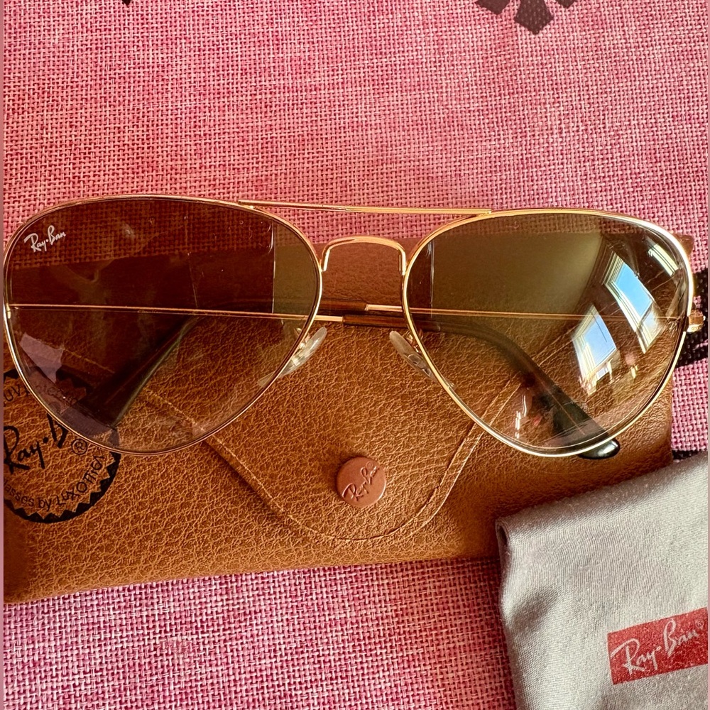 Ray-Ban Gold Aviator Sunglasses